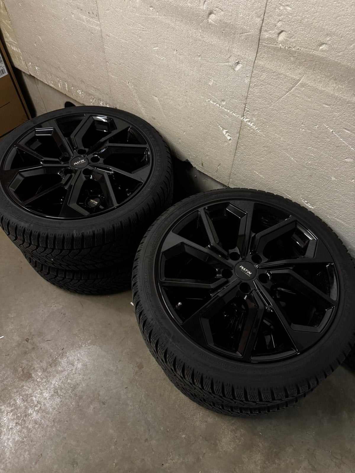 Platin P97 velgen (19 inch) + winterbanden, Auto-onderdelen, Gebruikt, Banden en Velgen, Winterbanden, Personenwagen