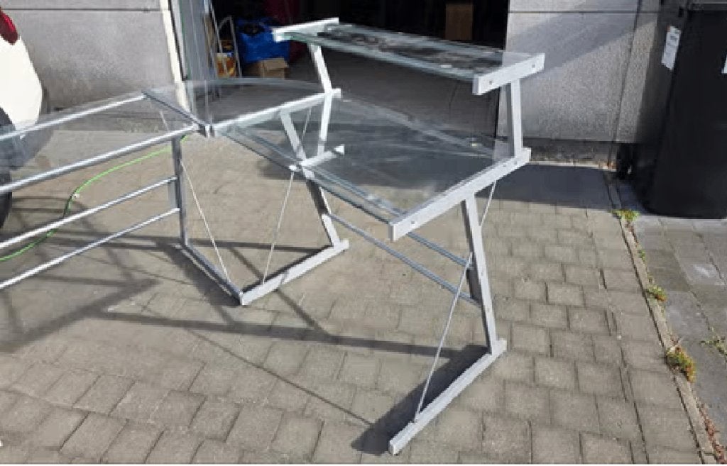 buro in metaal met glazen blad - 4 tafels + 2 hoeken, Ophalen, Zo goed als nieuw