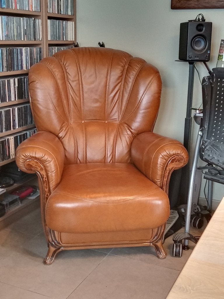Zetels in leer 2 STUKS  Kleur Cognac  Rookvrij  Samen=€ 40, Ophalen, Gebruikt, Eenpersoons, Hout