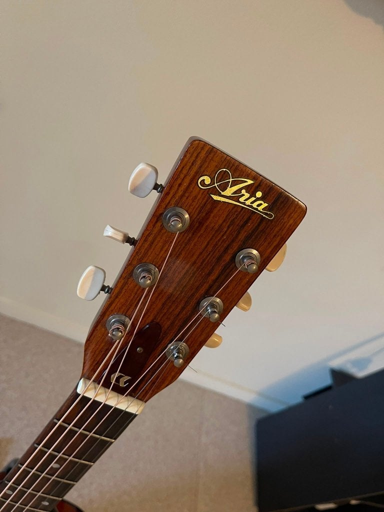 Aria 9020 .  Made in Japan / 70s, Ophalen of Verzenden, Gebruikt, Western- of Steelstringgitaar