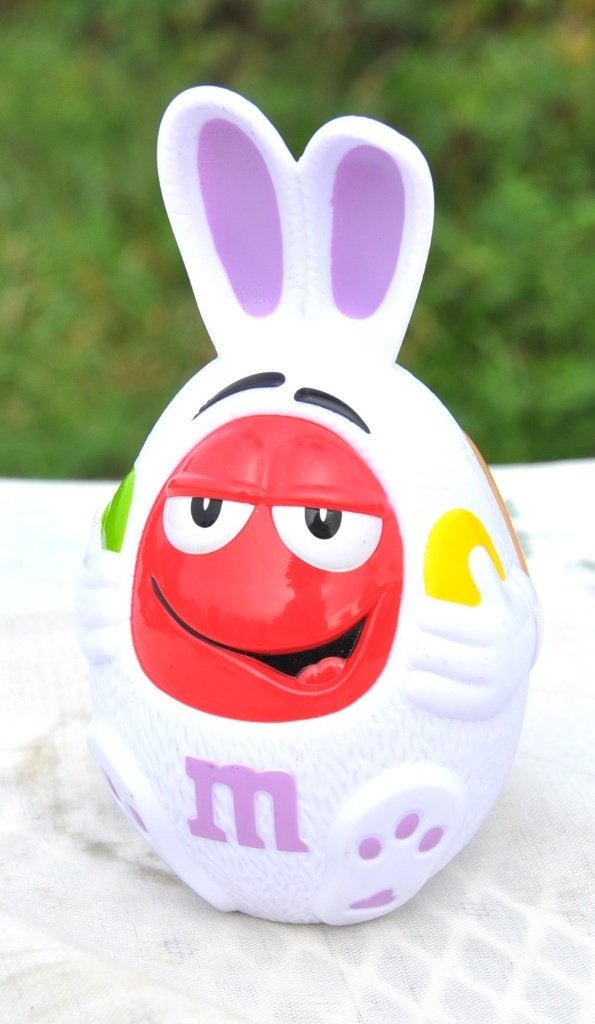 oeuf lapin de pâques m&ms rouge, Enlèvement ou Envoi, Comme neuf, Emballage