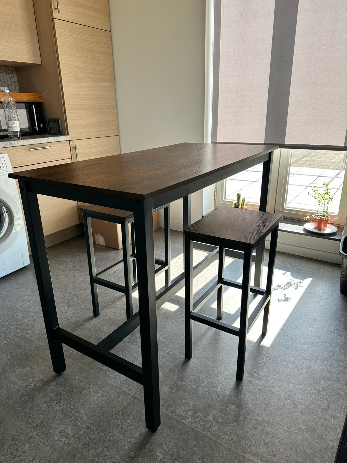 Hoge tafel, Huis en Inrichting, Ophalen, Zo goed als nieuw, Inclusief barstoelen