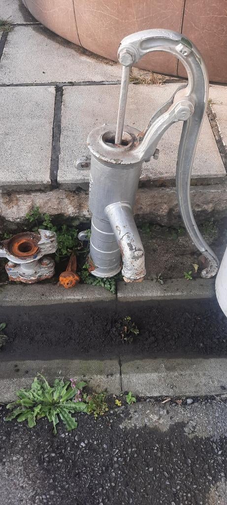 Antieke waterpomp, Enlèvement