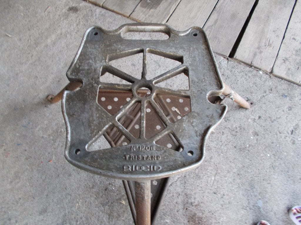 pied tuyauteur ridgid vintage et fonctionnelle, Bricolage & Construction, Enlèvement, Utilisé, 70 à 120 cm, Rabattable