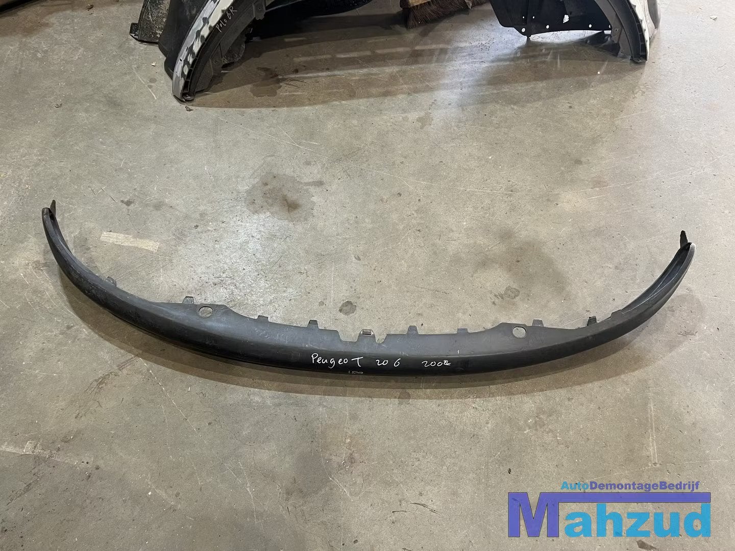PEUGEOT 206 Voorbumper strip lijst 2002-2006, Auto-onderdelen, Taurusavenue 1
2132 LS  Hoofddorp, NL, Gebruikt, Contact.group@renault.com