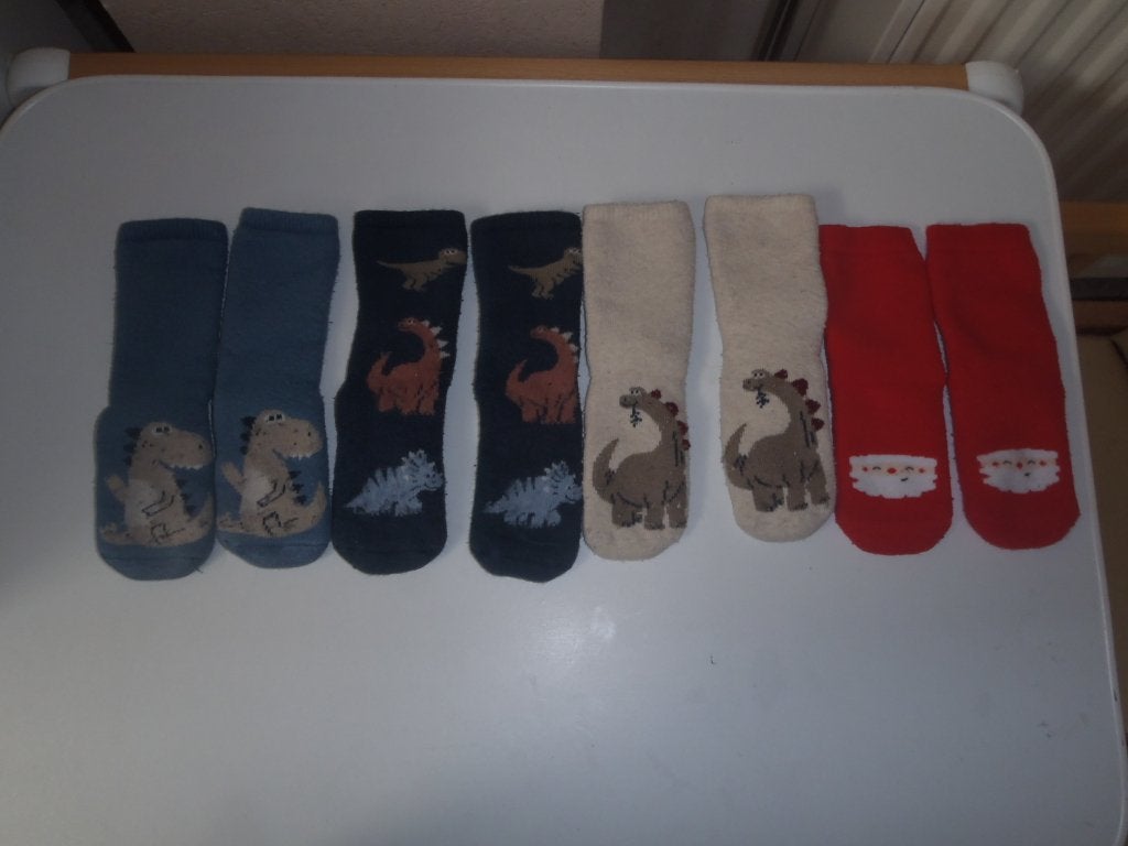 1 lot de 4 paires de chaussettes pointures 21-23, Enlèvement ou Envoi, Comme neuf, Garçon, Chaussettes