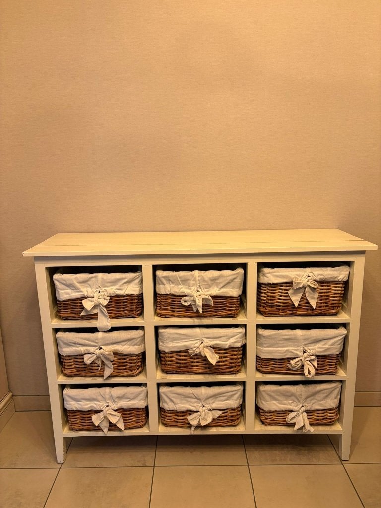 wandkastje, Enlèvement