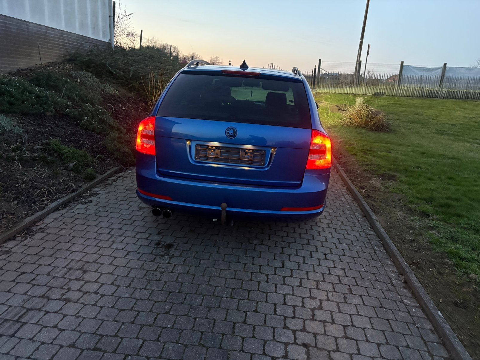 Snelle octavia vrs, Auto's, Voorwielaandrijving, 1998 cc, Zwart, 4 cilinders