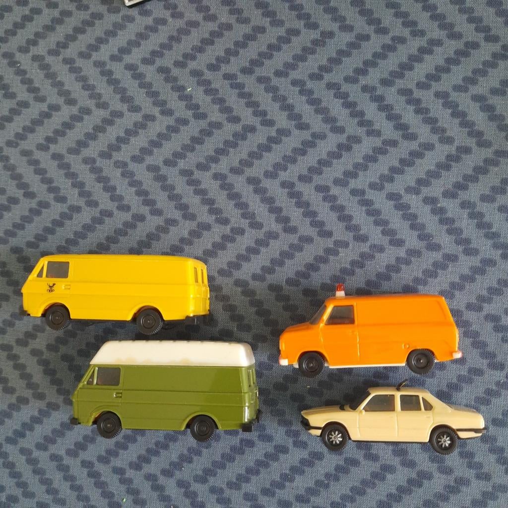 HERPA HO : VINTAGE :4 PLASTIC MODELLEN: VW, BMW, FORD*zgan., Ophalen, Zo goed als nieuw, Overige typen, Herpa