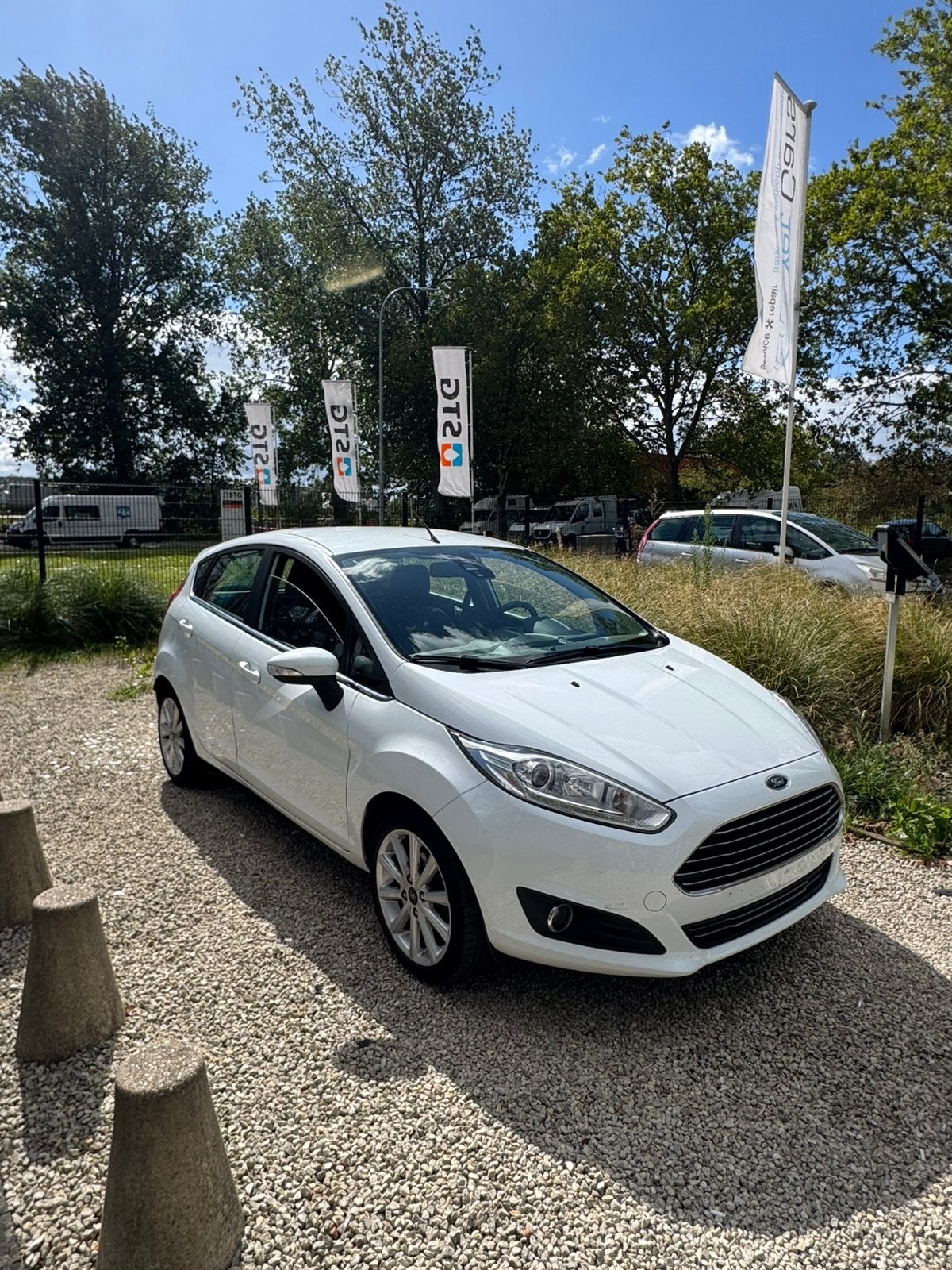 Ford fiesta benzine met keuring verkooo en garantie, Auto's, Voorwielaandrijving, Stof, 1200 kg, Wit