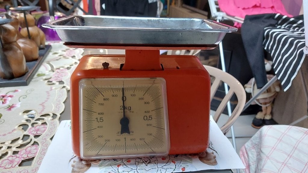 Vintage weegschaal. Tot 2kg, Ophalen, Gebruikt, Vintage