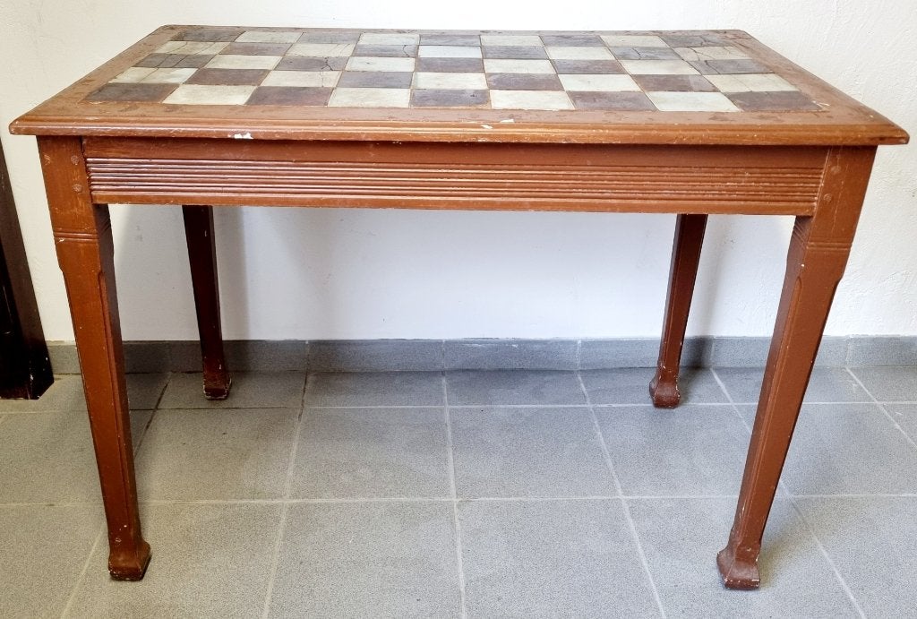 ouwde tafel, Enlèvement