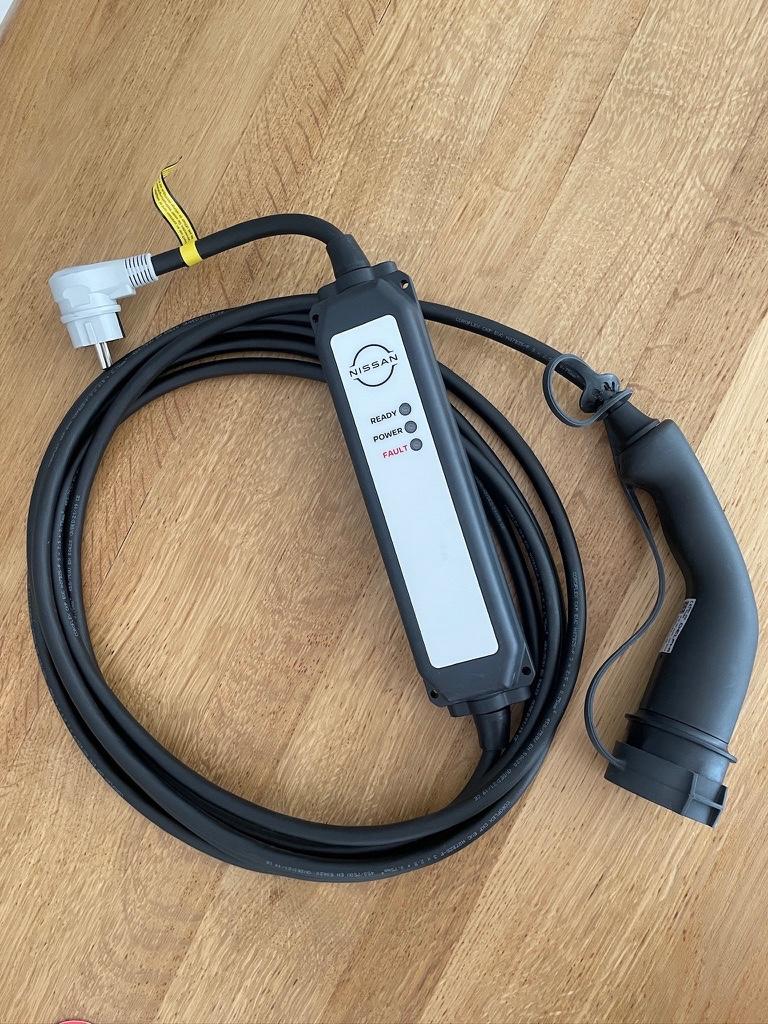 Nissan Mode 2 EV - Chargeur PHEV - recharge depuis une prise, Autos : Divers, Bornes de recharge, Neuf, Borne de recharge et Câble de charge