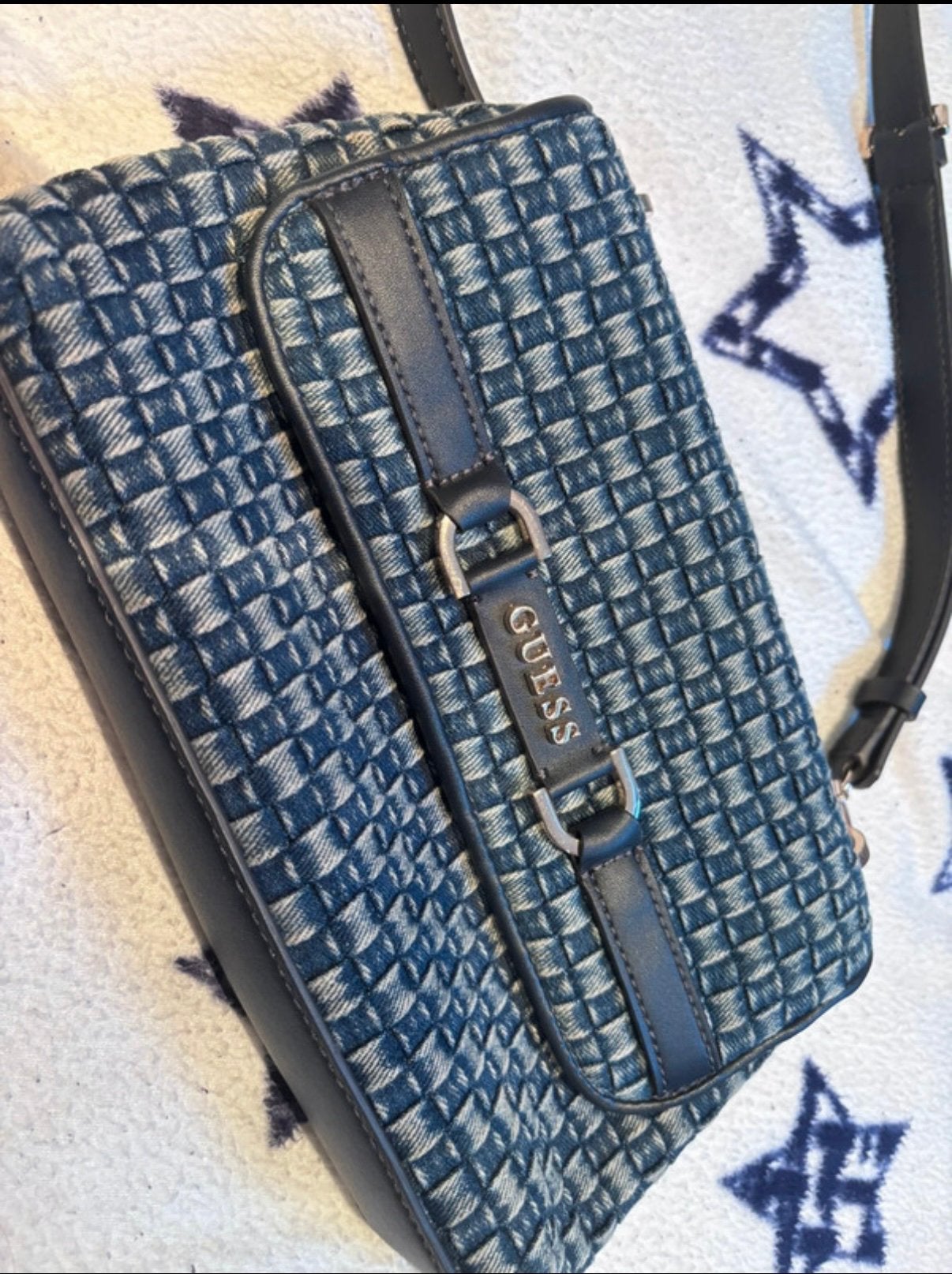 Tas van Guess, Handtassen en Accessoires, Tassen | Damestassen, Ophalen of Verzenden, Zo goed als nieuw