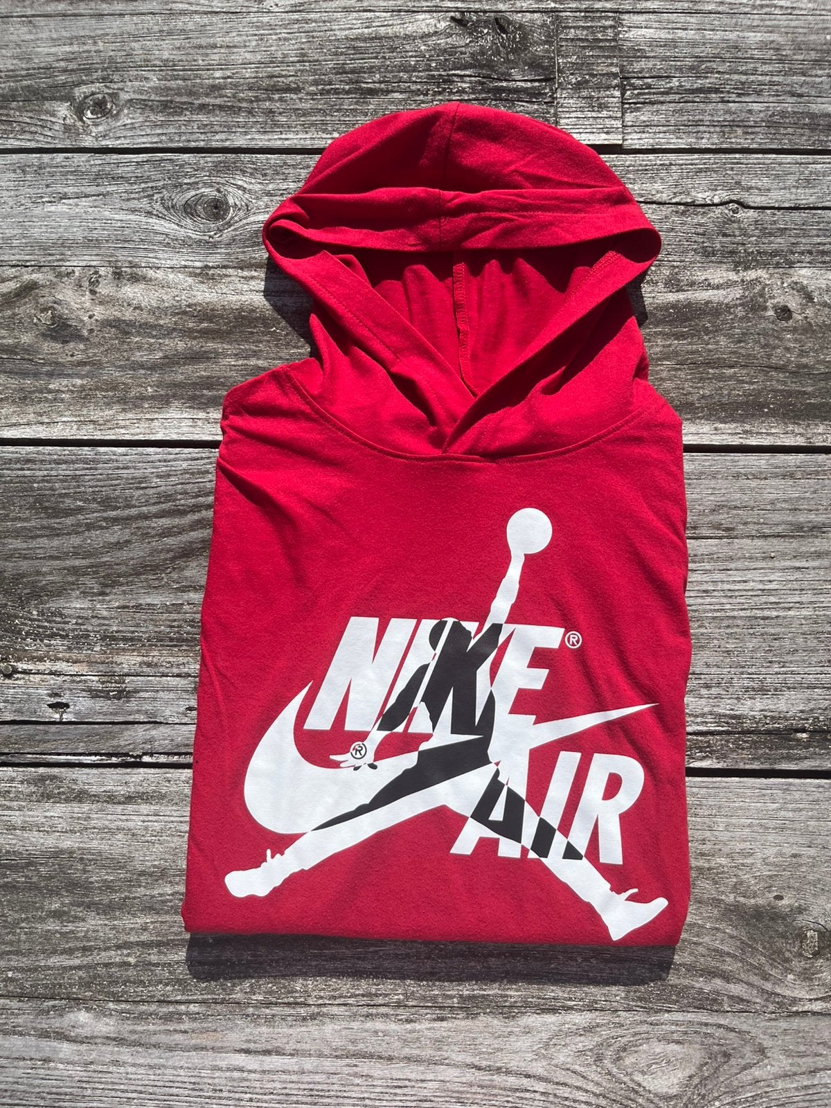 T-shirt rouge Jordan à manches longues — Taille 12Y, Envoi, Comme neuf, Garçon, Chemise ou À manches longues