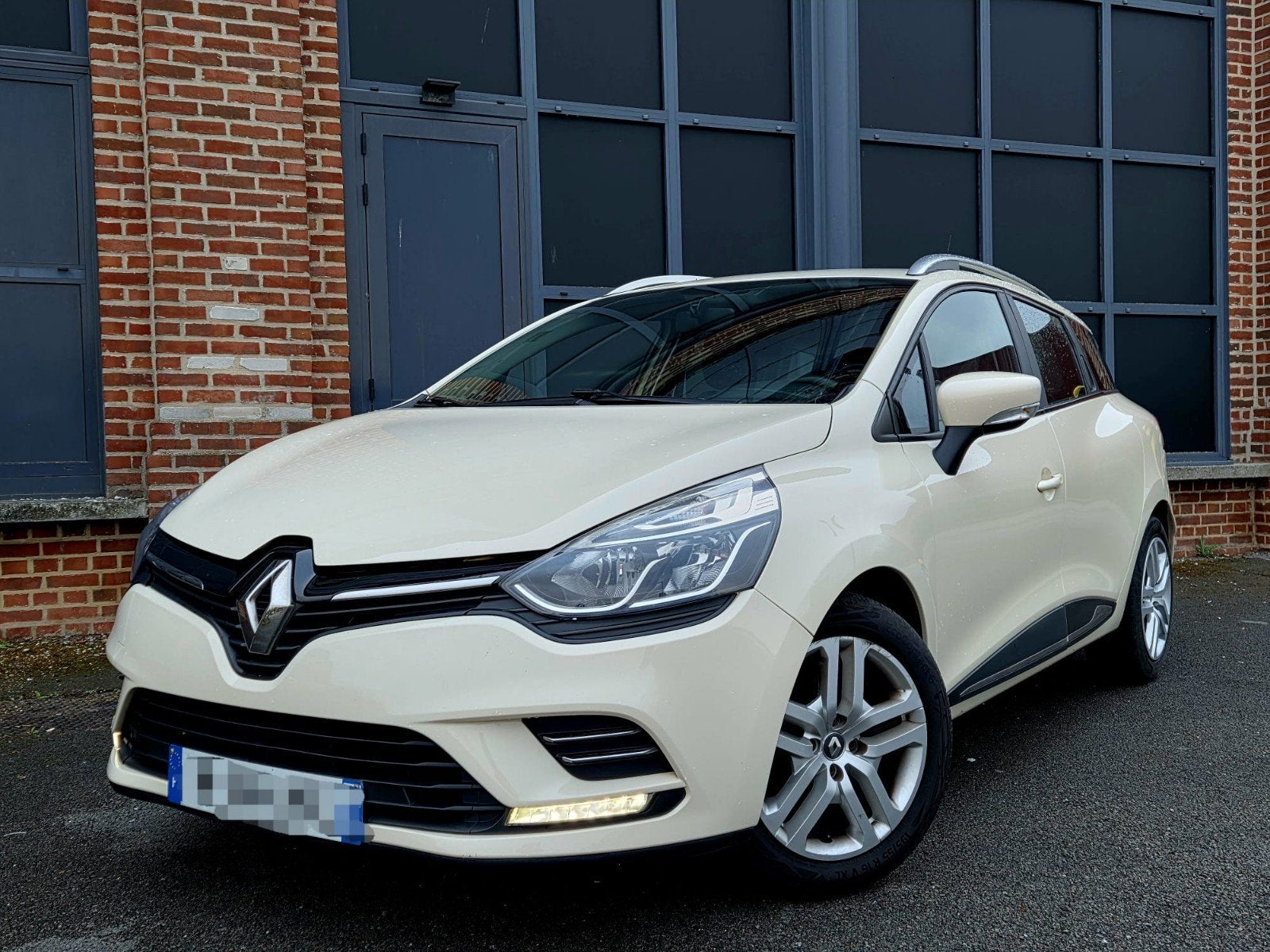 Renault Clio IV estate 1.2 16v 2016 Euro 6b, Autos, Euro 6, Boîte manuelle, 5 portes, Particulier