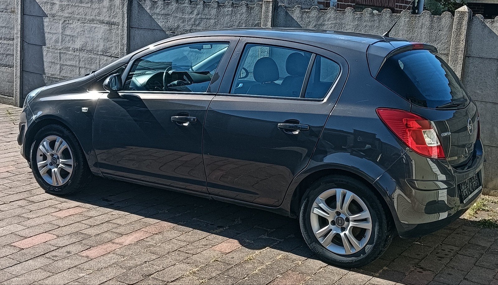 La voiture Opel Corsa 1.3 Euro5b a été approuvée pour la ven, Achat, Boîte manuelle, Noir, 5 portes