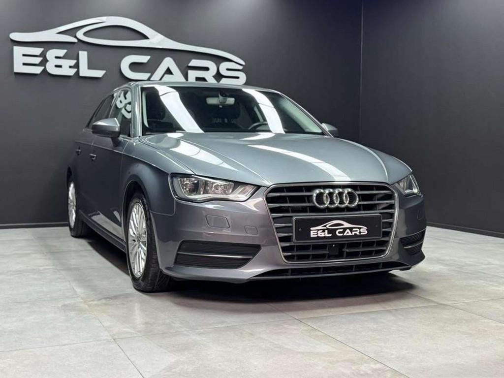Audi A3 A3 Sportback 1.6 TDi *12 mois de garantie*, Auto's, Stof, Gebruikt, 4 cilinders, Bedrijf