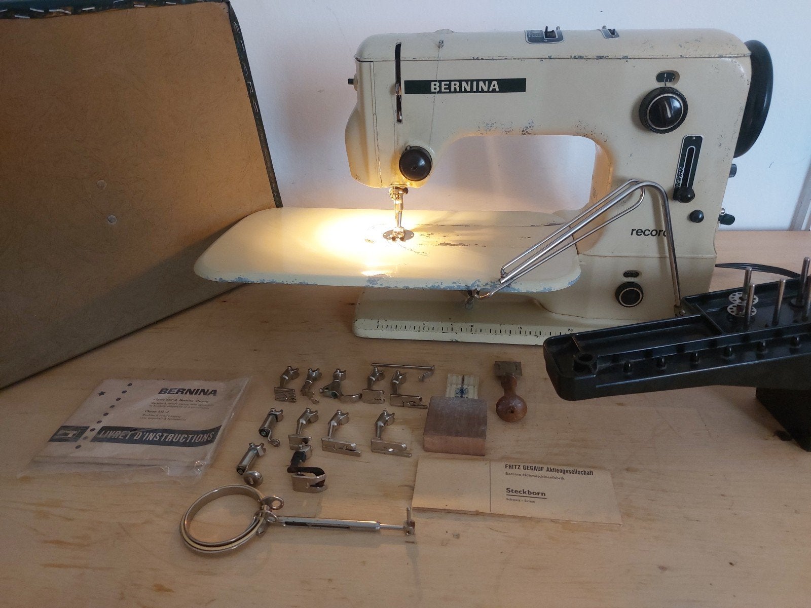 Machine à coudre BERNINA, Hobby & Loisirs créatifs, Machines à coudre & Accessoires, Machine à coudre, Bernina