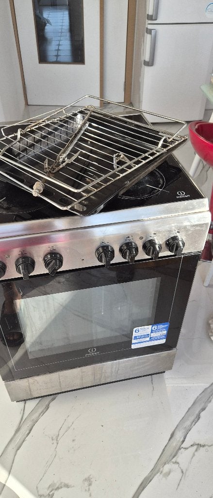 Cuisinière, Elektronische apparatuur, Fornuizen, Ophalen, Gebruikt, 4 kookzones, Energieklasse A of zuiniger