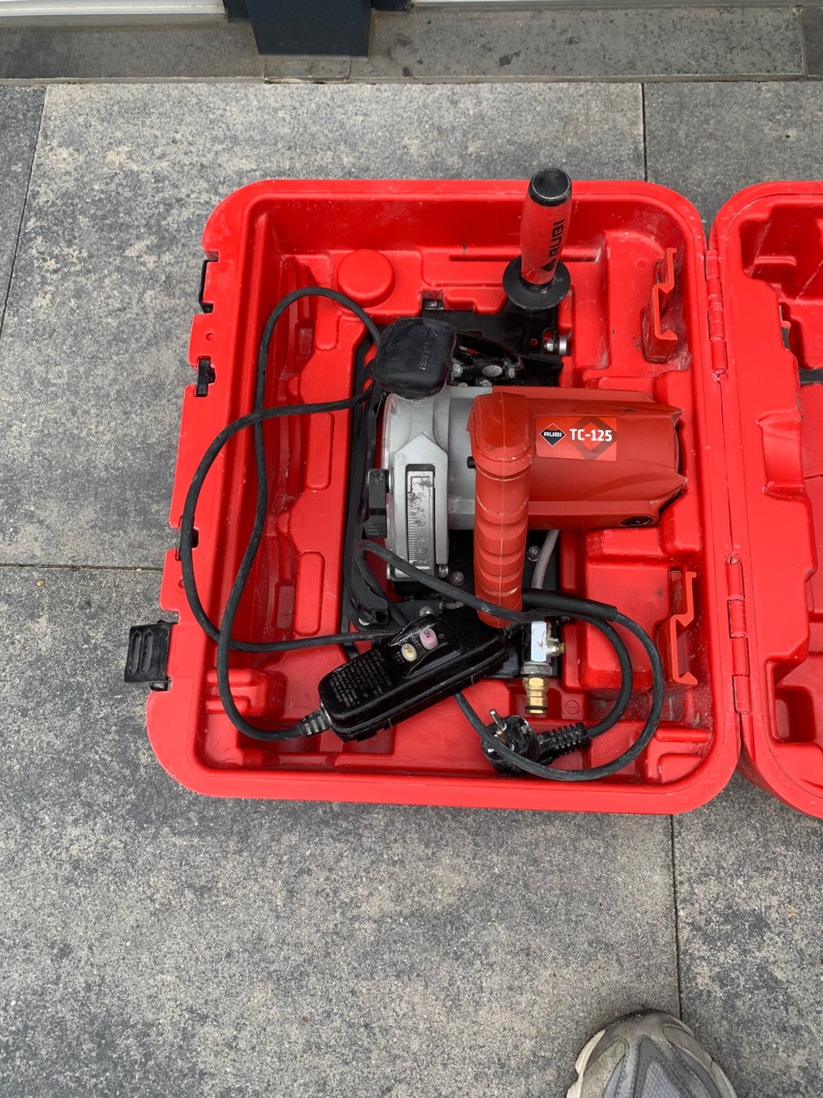 Rubi tegelzaagmachine met geleiders, Doe-het-zelf en Bouw, Ophalen, Zo goed als nieuw