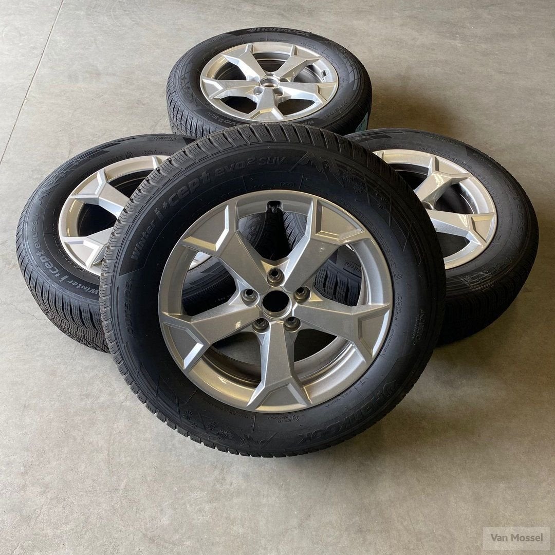 Audi Q3 Hankook Winter I Cept Evo 2 SUV 215/65/R17 99H, Auto-onderdelen, Banden en Velgen, -, -, Banden en Velgen, 17 inch