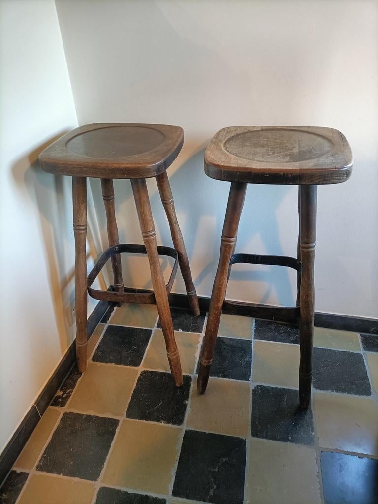 2 oude café barkrukken, Huis en Inrichting, Barkrukken, Ophalen, Gebruikt, Met voetsteun, 60 tot 90 cm