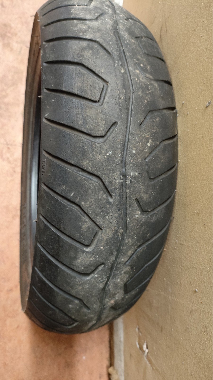 Band Pirelli Evo 21 in maat 120/70-12, Ophalen of Verzenden, Gebruikt