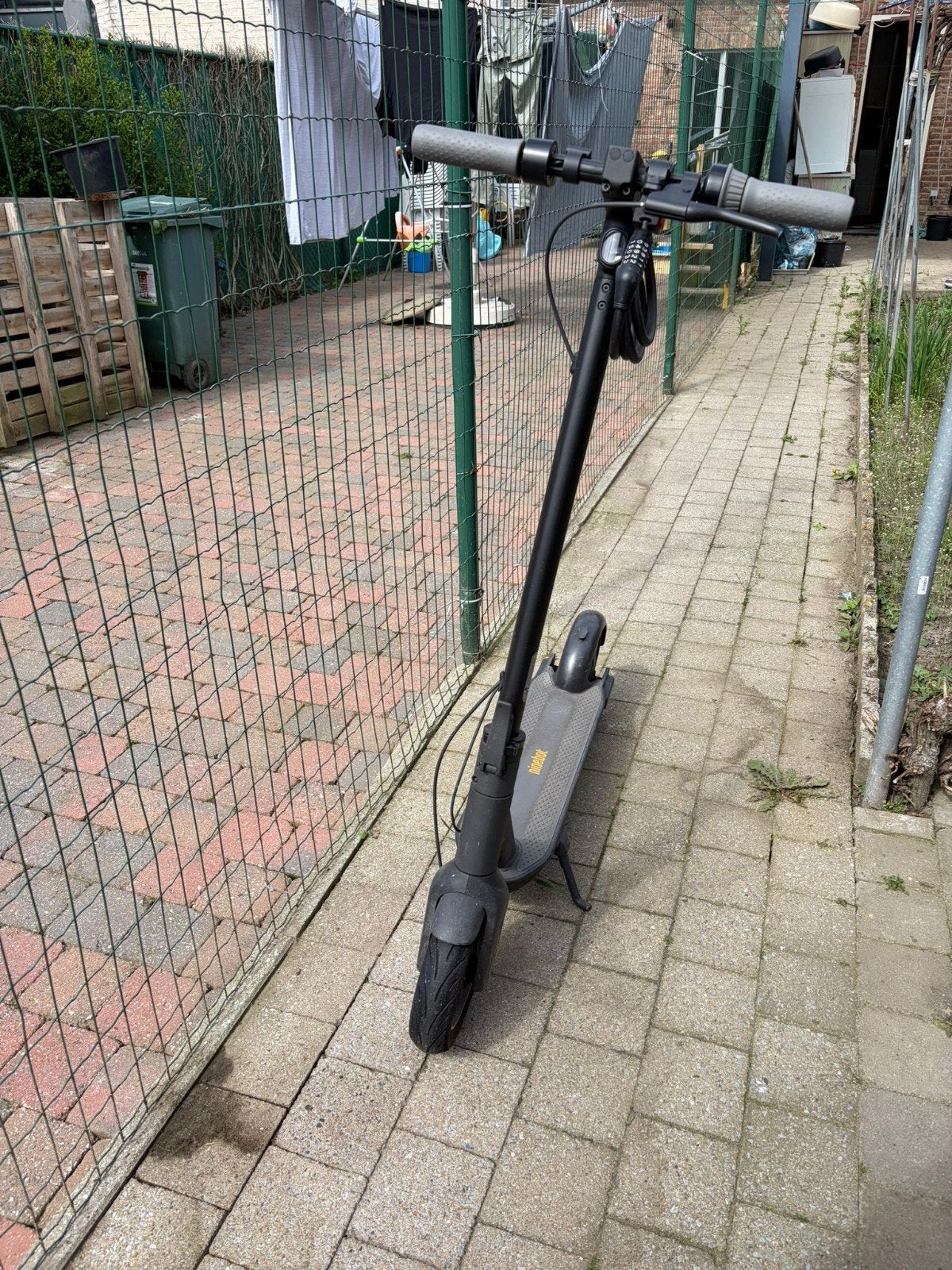 NINEBOT G30 MAX – GLOBAL EDITION (30+ km/u), Fietsen en Brommers, Ophalen
