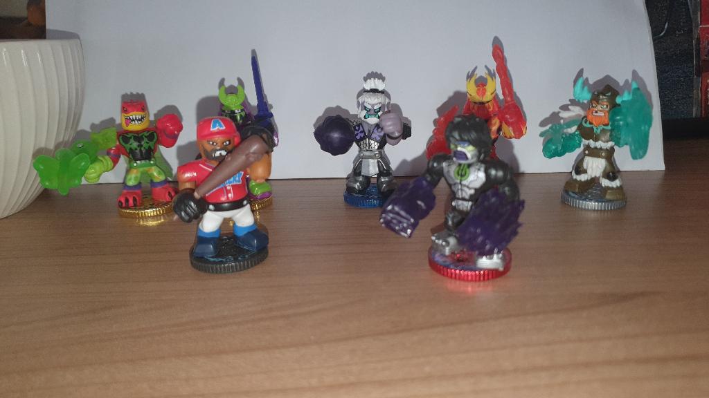 Lot de 5 figurines AKEDO, Enlèvement ou Envoi, Comme neuf