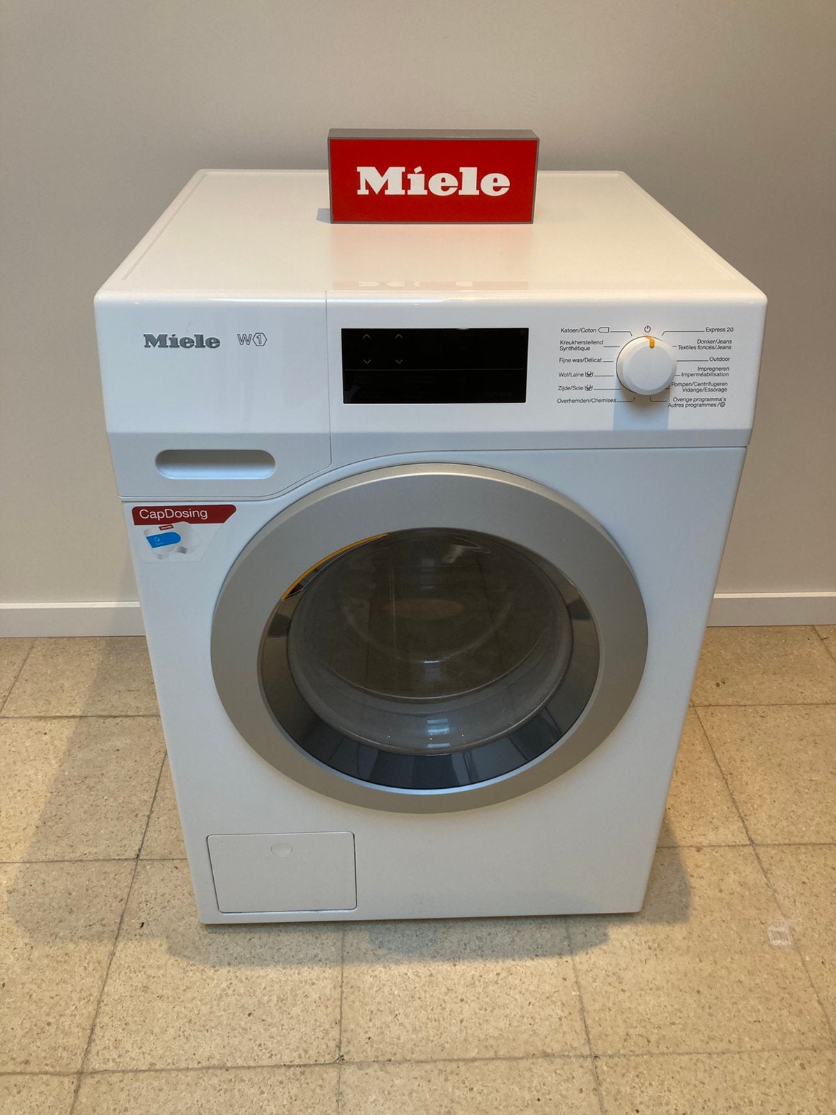 Miele wasmachine 8kg, Elektronische apparatuur, Ophalen, Zo goed als nieuw, Voorlader, 85 tot 90 cm