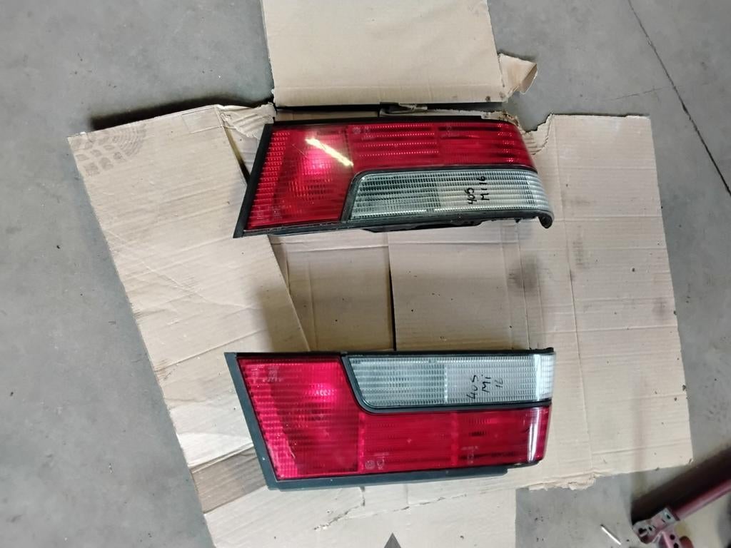2 feux arrieres ORIGINE PEUGEOT 405 MI 16, Enlèvement ou Envoi, Peugeot
