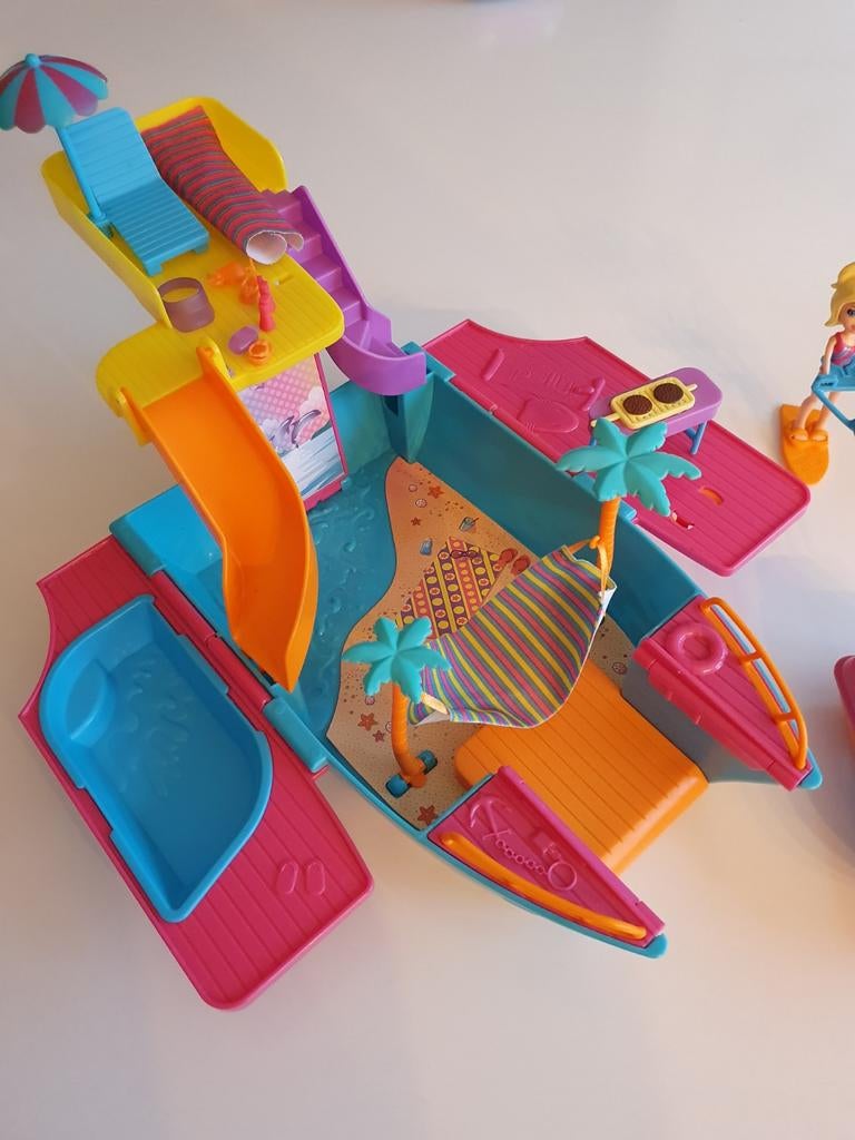1€ Polly pocket boot.