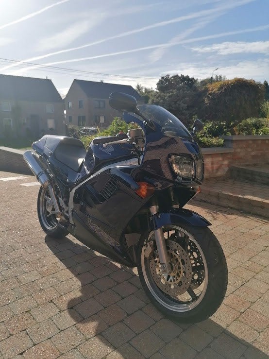 HONDA VFR750 RC36, Motos, Occasion, Particulier, 4 cylindres, 750 cm³