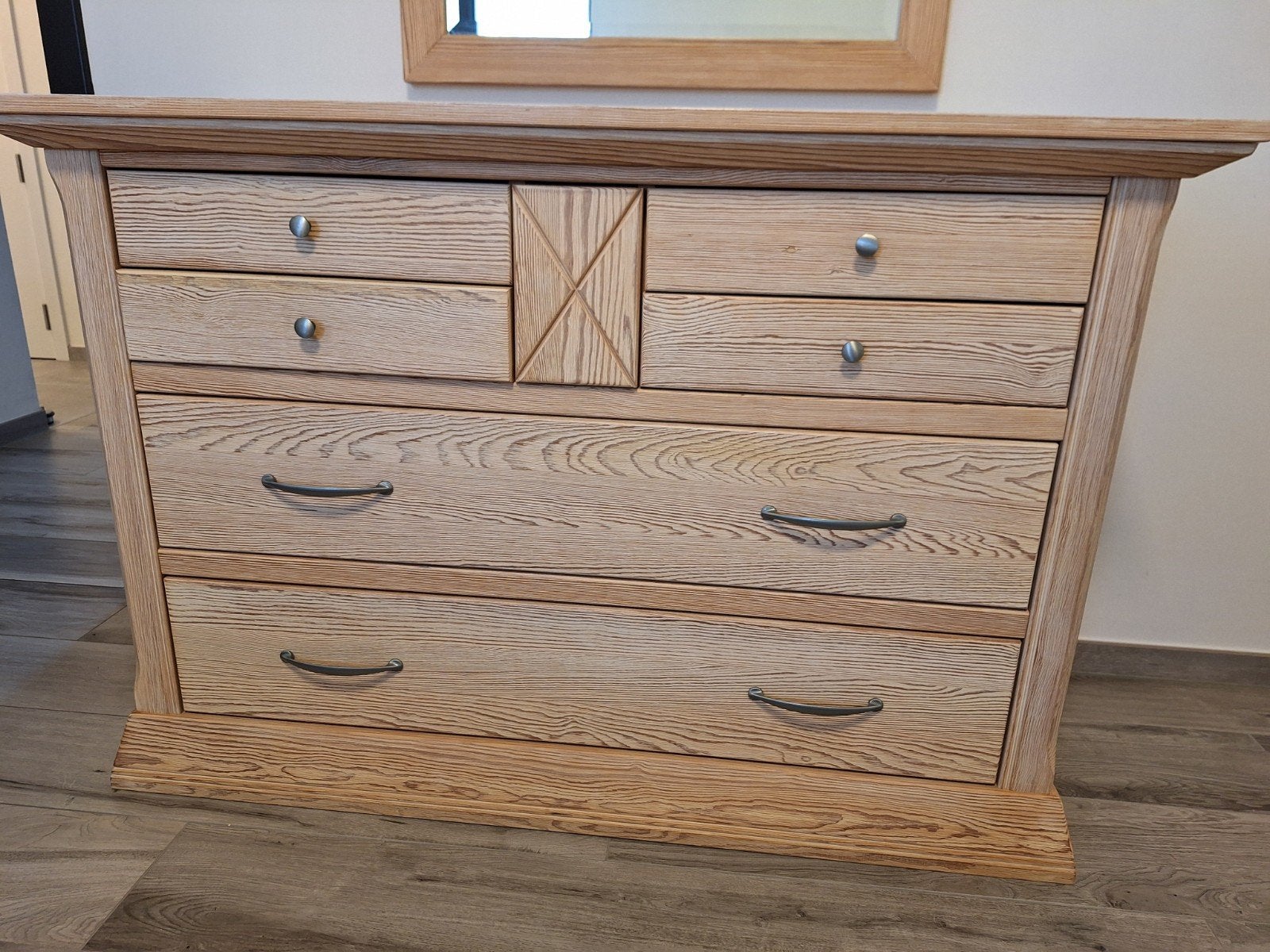 Dressoir en spiegel, Ophalen