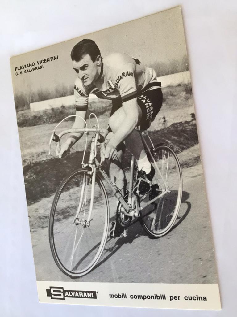 Wielerkaart 1967 team salvarani flaviano vicentini, Sport en Fitness, Wielrennen, Verzenden, Zo goed als nieuw