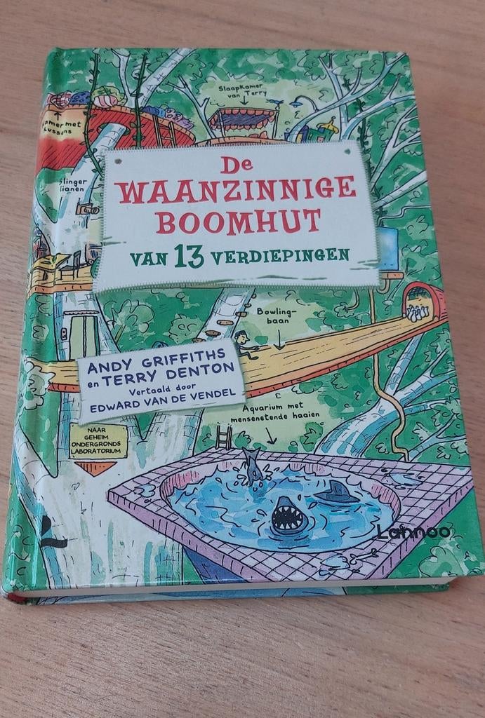 De Waanzinnige Boomhut boek 1, Ophalen