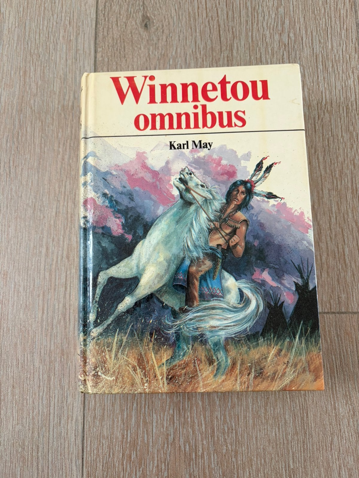 Karl May - Winnetou omnibus hardcover in mooie staat, Enlèvement ou Envoi, Comme neuf