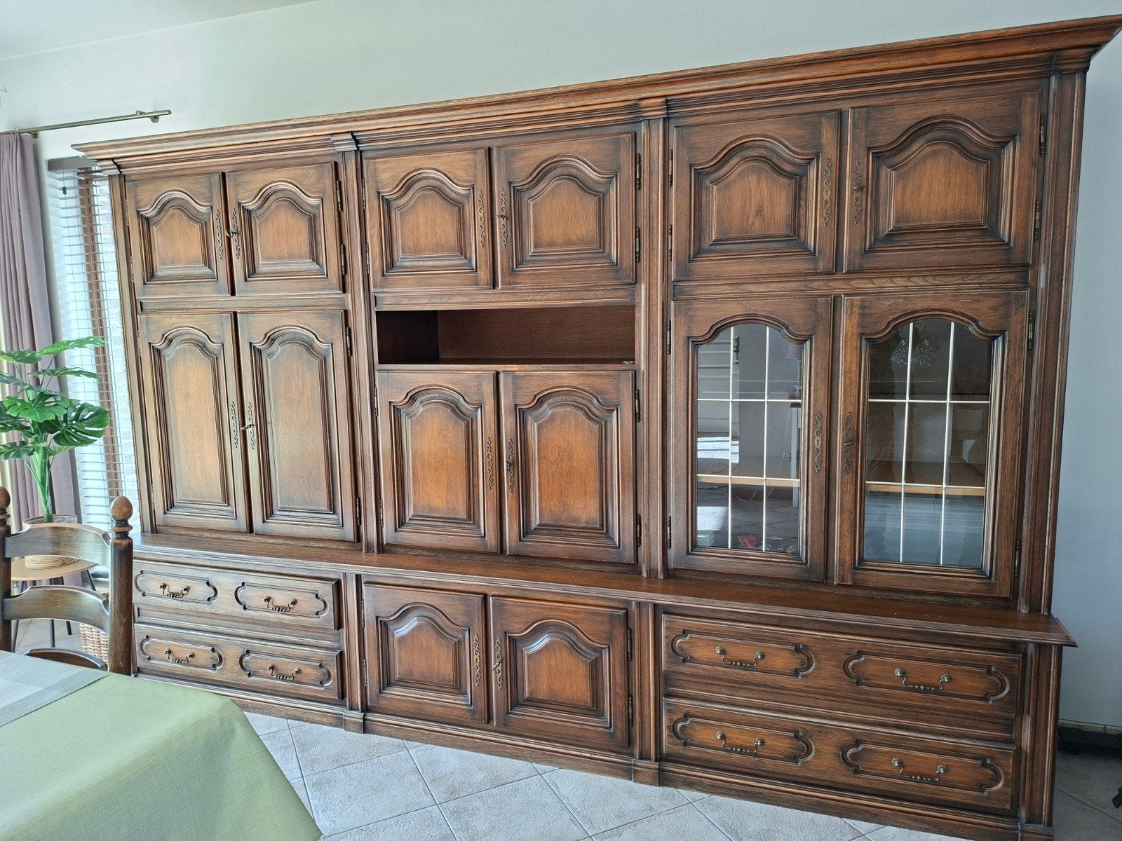 Massief houten wandkast, Enlèvement