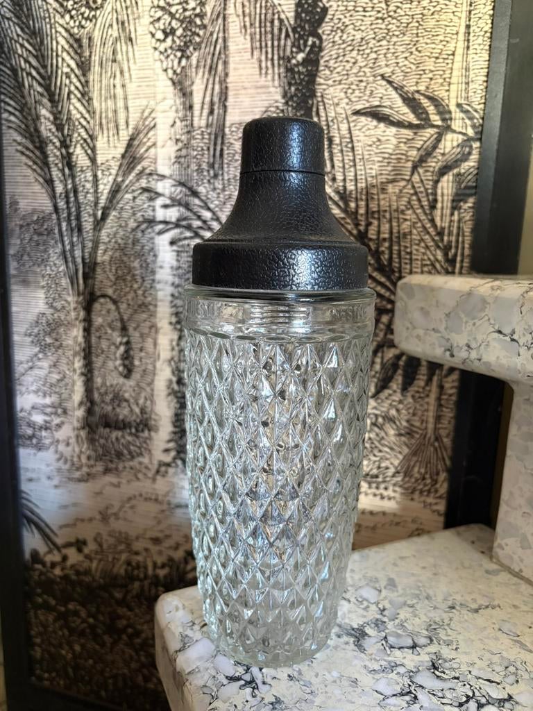 Vintage Nestlé coctail shaker en bijpassende kataf, Antiek en Kunst, Antiek | Glaswerk en Kristal, Ophalen of Verzenden