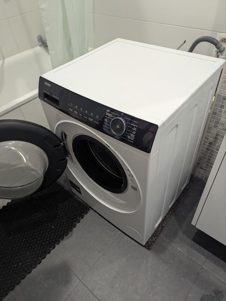 Machine a laver 1an encore sous garantie marque Haier, Electroménager, Enlèvement