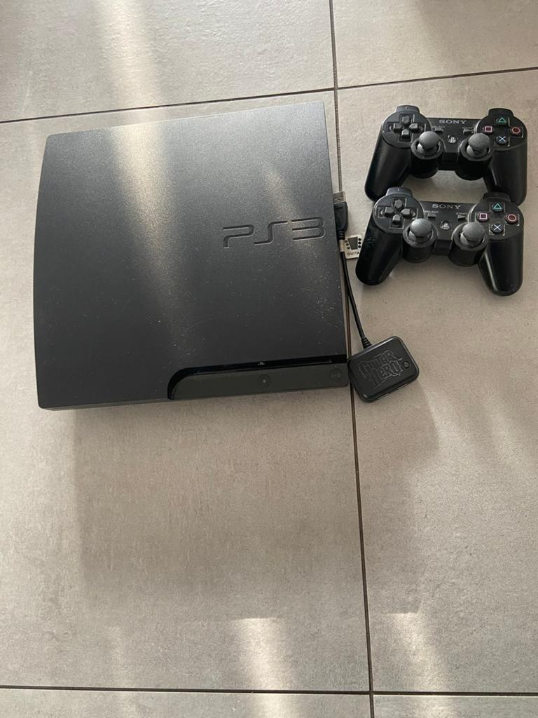 Playstation 3 slim | 2 controllers | 15 games | Guitar Hero, Consoles de jeu & Jeux vidéo, Consoles de jeu | Sony PlayStation 3