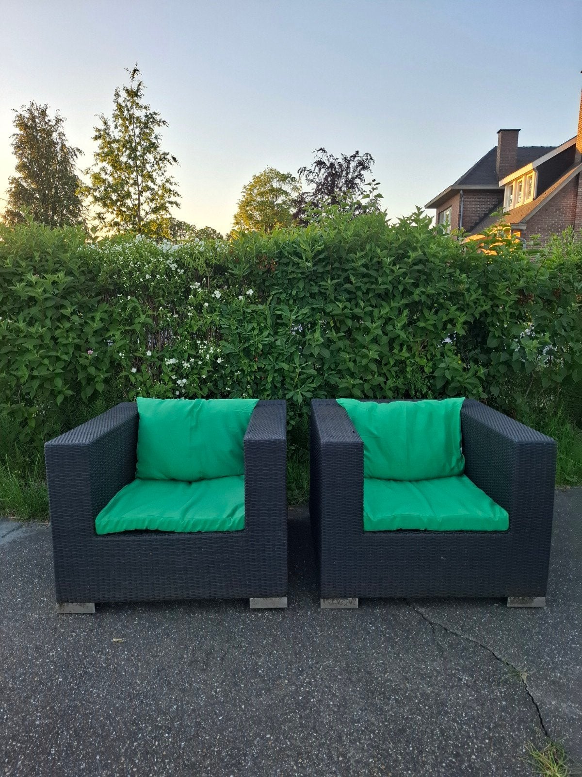 2 zwarte lounge zetels / stoelen met kussens, Tuin en Terras, Zo goed als nieuw, Loungeset, Wicker, Stoel