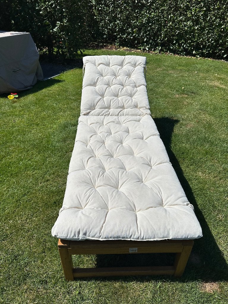 Ligbed met kussen, Tuin en Terras, Ophalen, Zo goed als nieuw, Hout, Verstelbaar