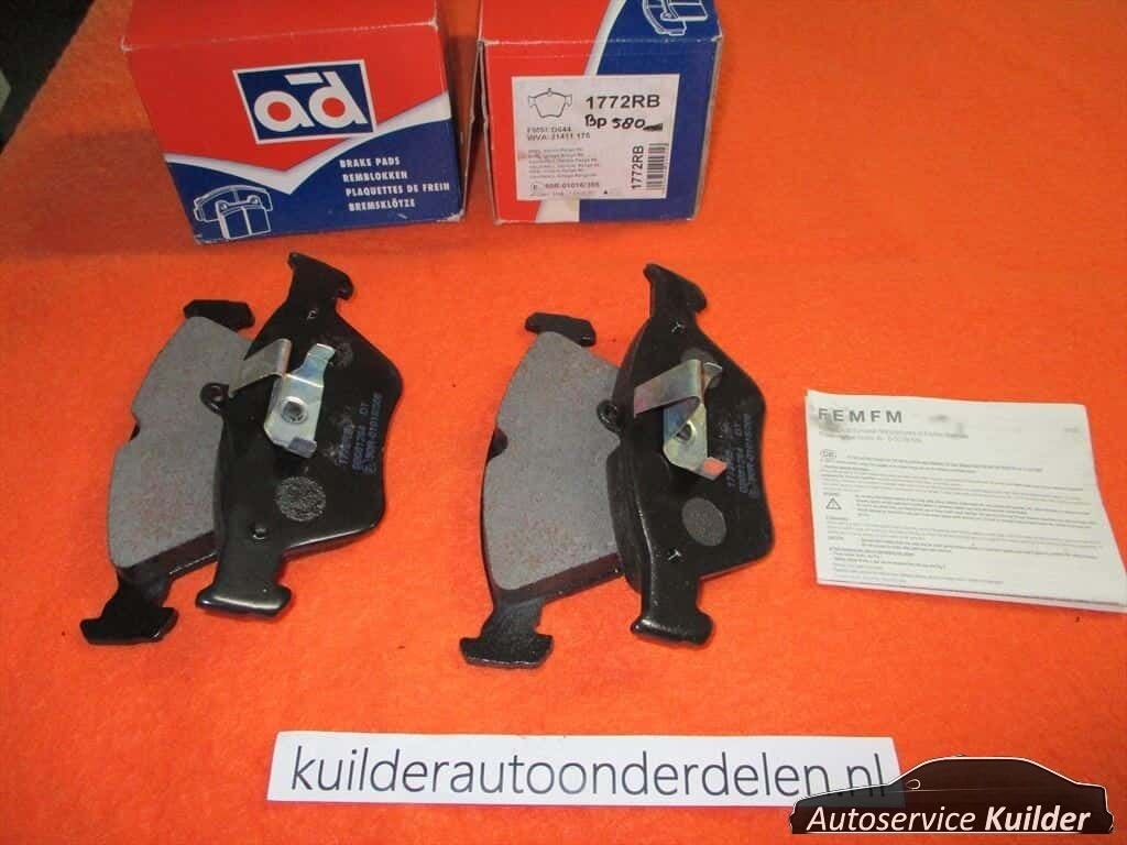 Remblokken Opel Calibra Omega B Vectra A Saab 900 2 voorzijd, Auto-onderdelen, -, -, Nieuw, Ophalen of Verzenden