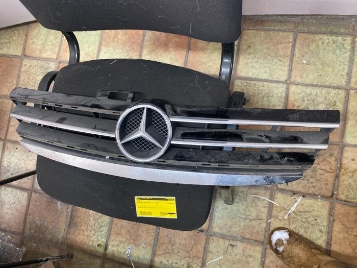 Calandre d'un Mercedes A-Klasse, Autos : Pièces & Accessoires, 3 mois de garantie, Utilisé, -, -