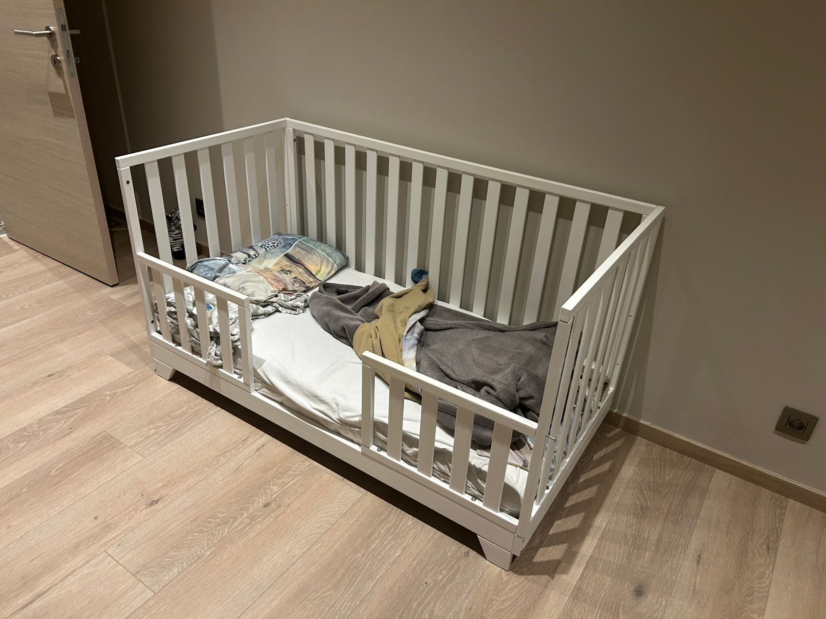 Ledikant 140x70. Mogelijkheid om volledig dicht te maken, Matelas, 70 à 85 cm, Comme neuf, Enlèvement