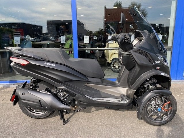 Piaggio MP3 530 Exclusive nero meteora 2026, Nieuw, Bedrijf, ABS, Automaat