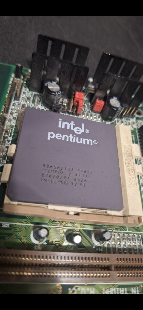 Intel pentium S 133mhz socket 7 cpu, Computers en Software, Ophalen of Verzenden, Gebruikt, Intel Pentium, Minder dan 2 Ghz