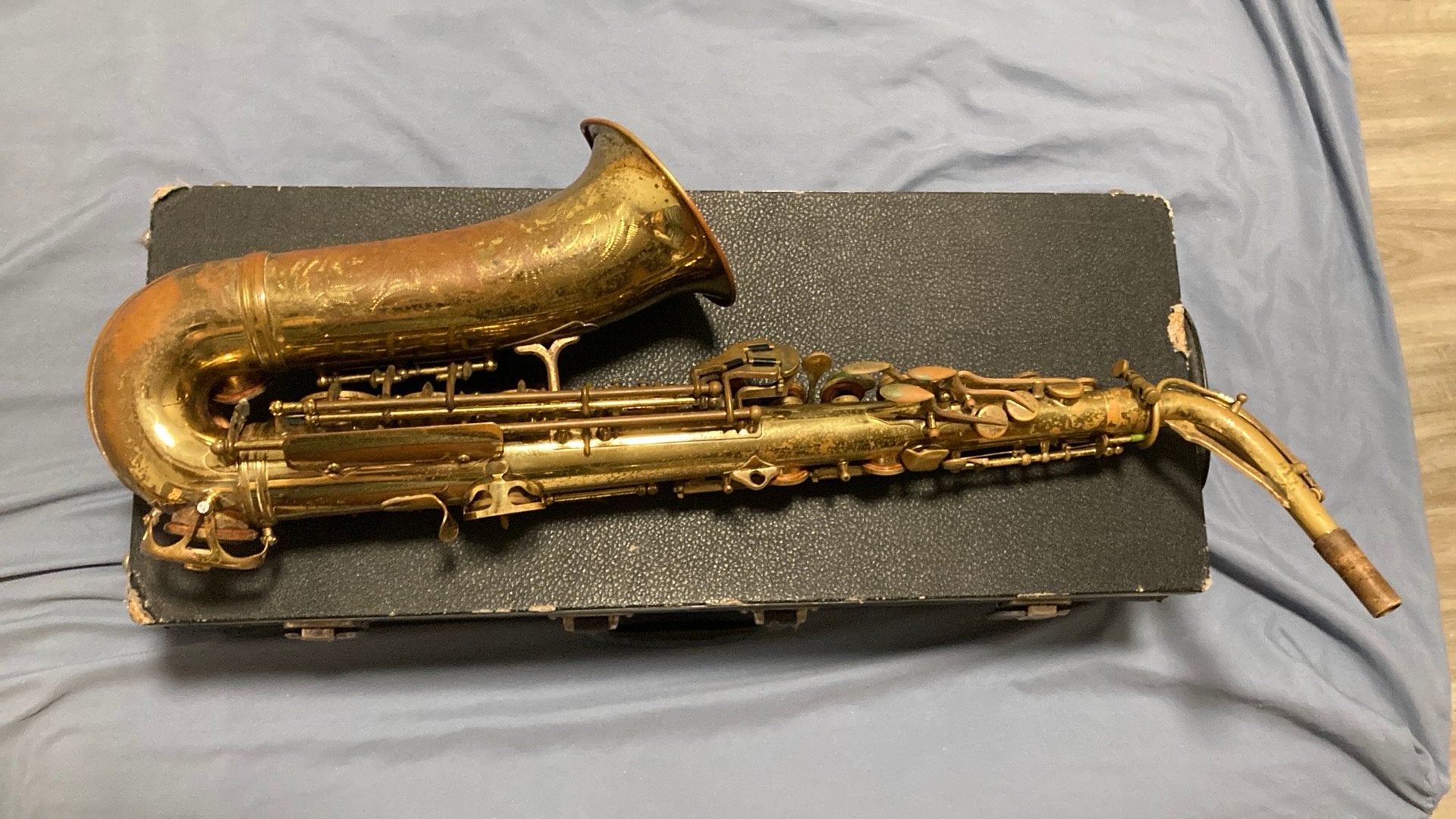 King marigaux alt saxofoon, Muziek en Instrumenten, Blaasinstrumenten | Saxofoons, Ophalen, Gebruikt, Alt, Met koffer